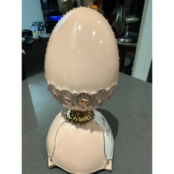 Ardleigh ELLIOT  My Daughter My Joy Music Box Egg Shaped 2008. - Picture 4 of 7